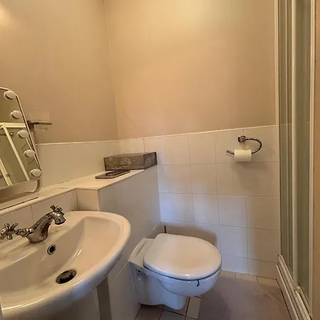 Spacious 2 Bed Near Dublin Airport Апартаменты Келбридж