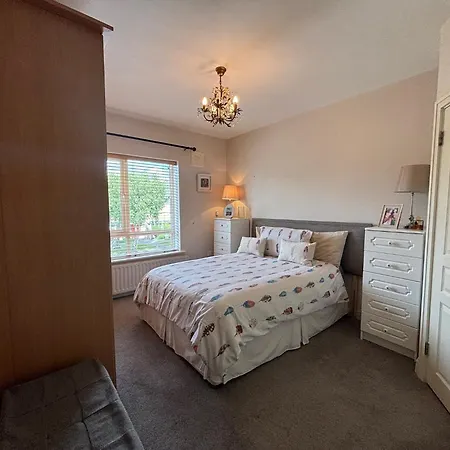 Spacious 2 Bed Near Dublin Airport *