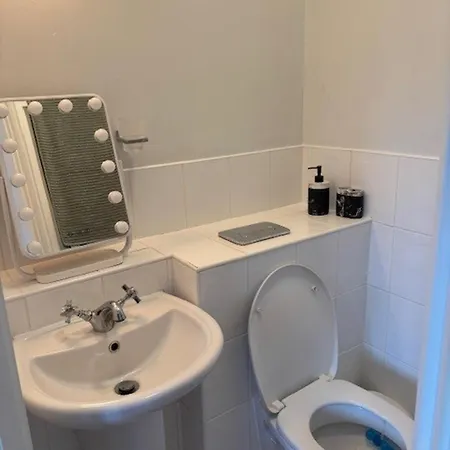 Апартаменты Spacious 2 Bed Near Dublin Airport Келбридж