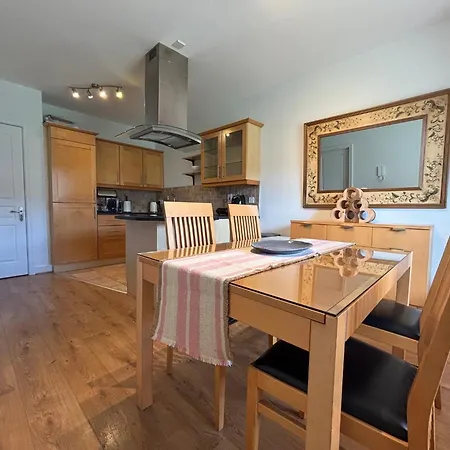 Spacious 2 Bed Near Dublin Airport Апартаменты