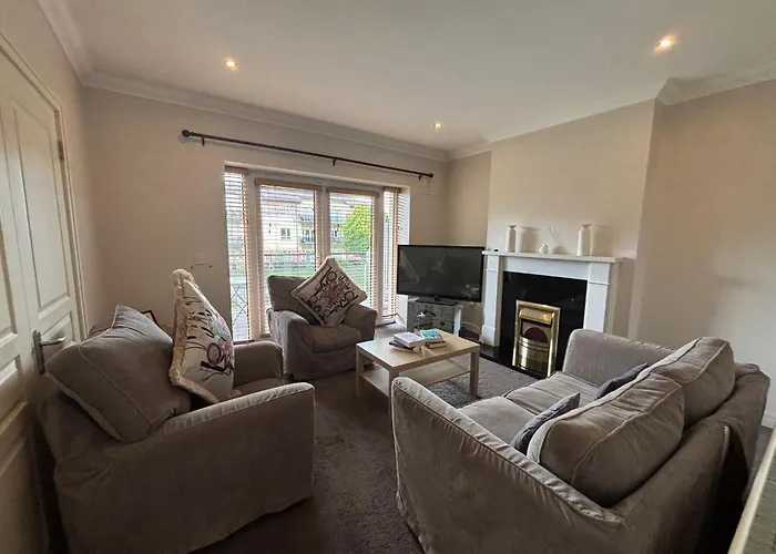 Spacious 2 Bed Near Dublin Airport Apartmán *