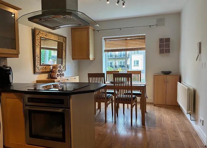 Spacious 2 Bed Near Dublin Airport *
