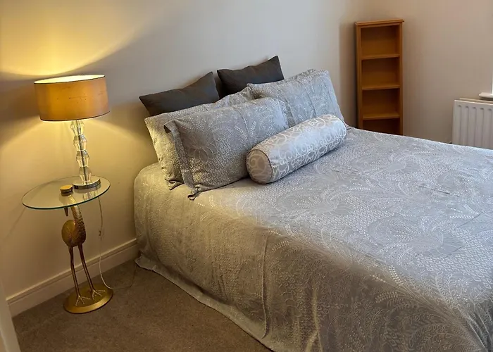 Spacious 2 Bed Near Dublin Airport *